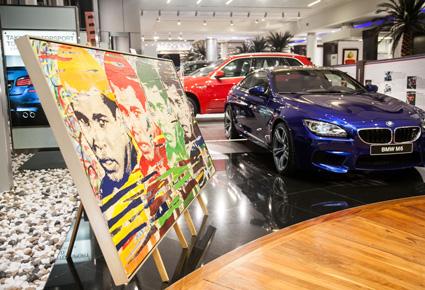 صالة عرض أبوظبي موتورز تتحوّل إلى معرض فنّي 